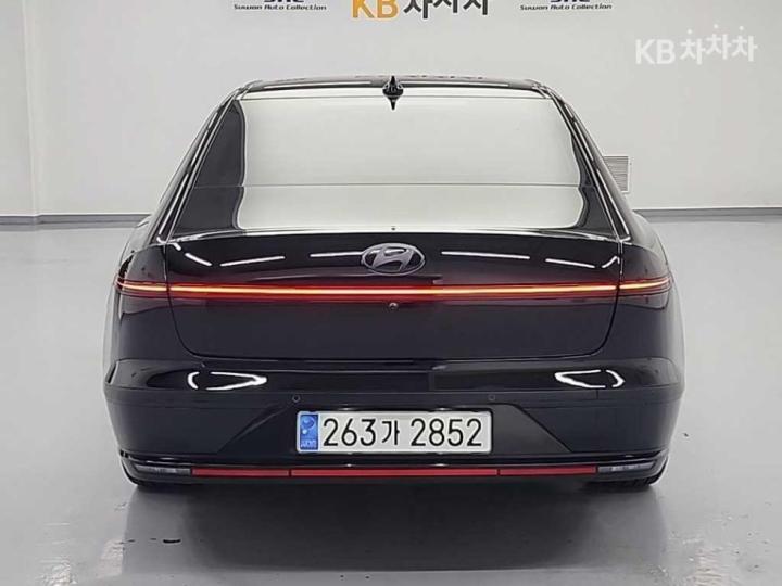 Hyundai Grandeur The 2.5 Gasoline 2WD Calligraphy Black Exterior 4