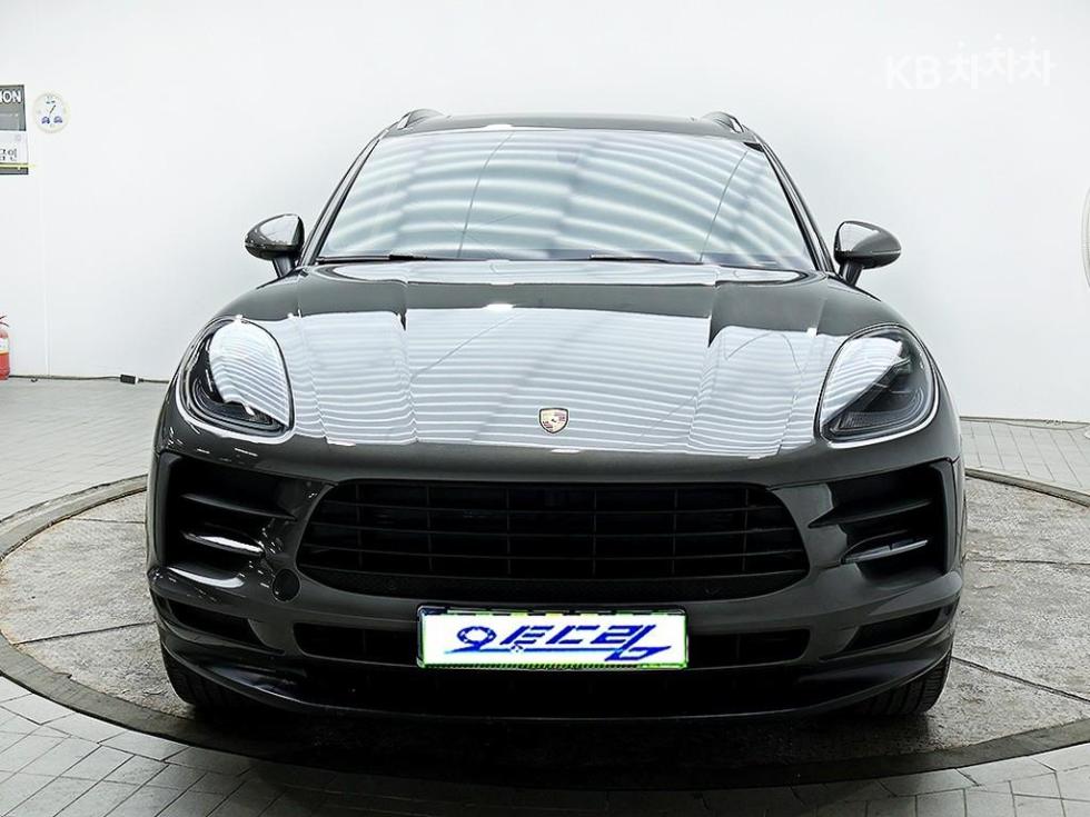 2015 - porsche macan