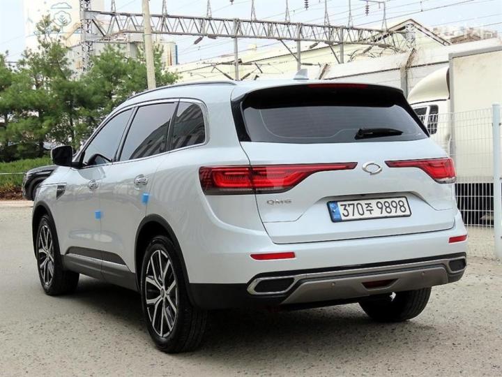 Renault QM6 2.0 LPe 2WD RE Signature 4