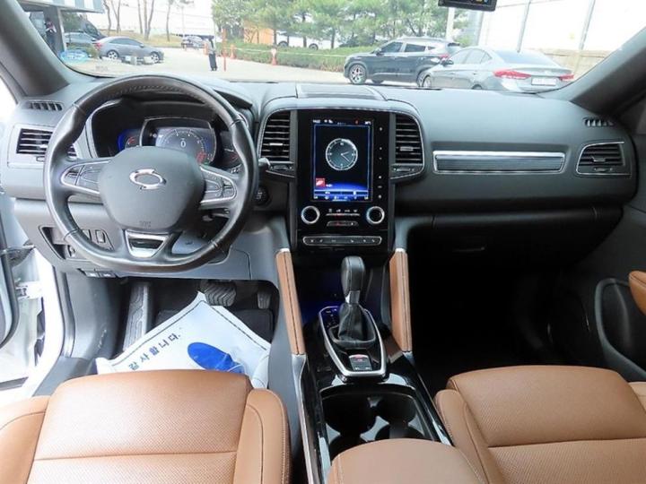 Renault QM6 2.0 LPe 2WD RE Signature 8