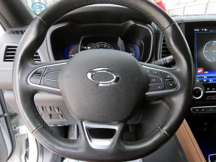 Renault QM6 2.0 LPe 2WD RE Signature 9