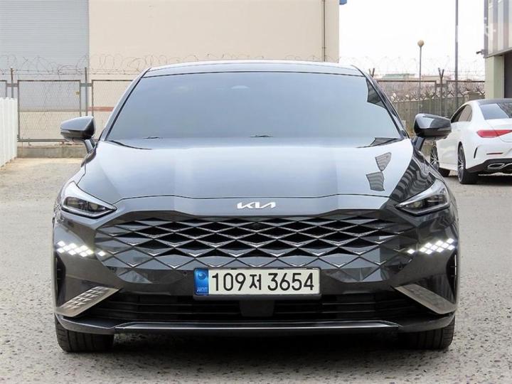 Kia K8 2.5 Gasoline Signature 2