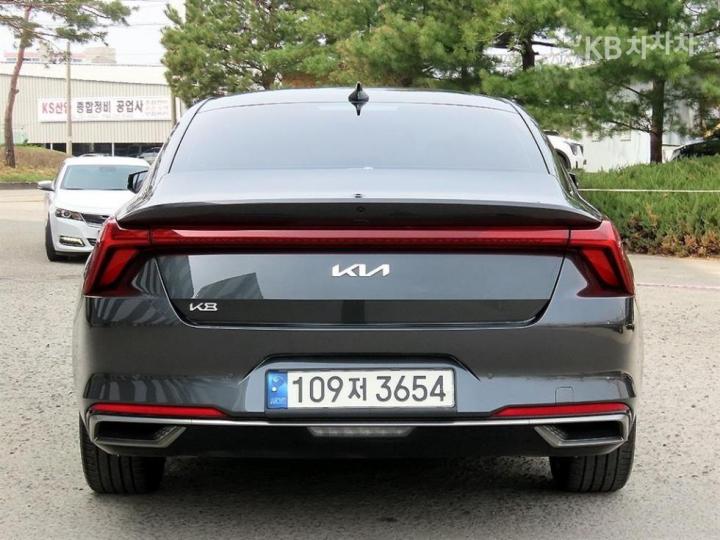Kia K8 2.5 Gasoline Signature 5