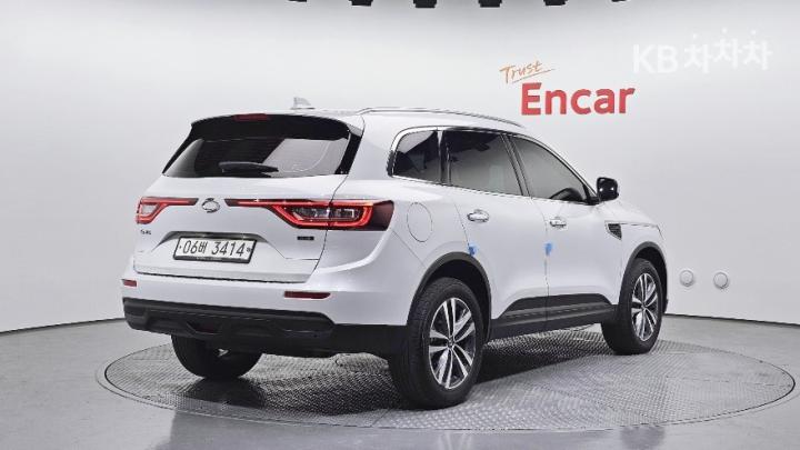 Renault QM6 Gasoline 2.0 2WD RE Base Type 3