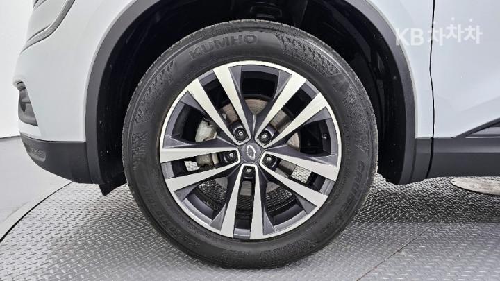 Renault QM6 Gasoline 2.0 2WD RE Base Type 6