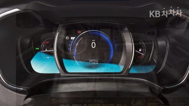 Renault QM6 Gasoline 2.0 2WD RE Base Type 9