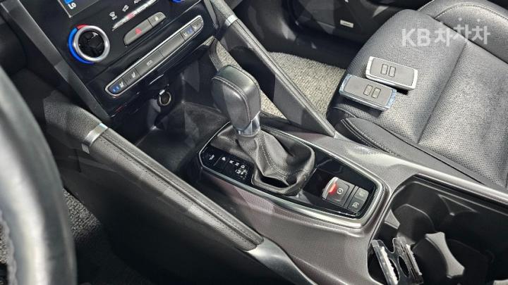 Renault QM6 Gasoline 2.0 2WD RE Base Type 10