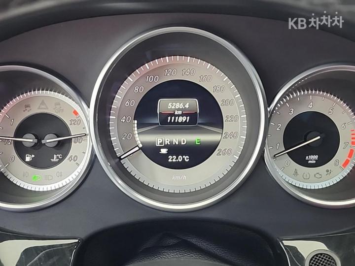 Mercedes-Benz CLS-Class W218 CLS350 Gasoline AMG Sport Package W218 7