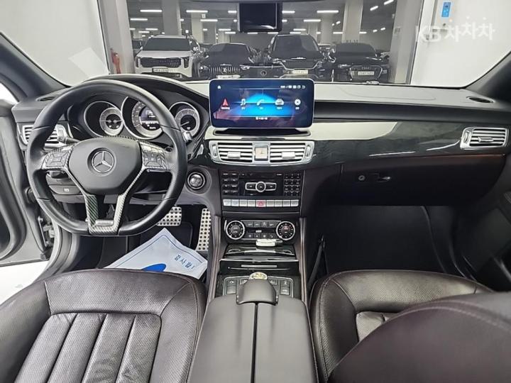 Mercedes-Benz CLS-Class W218 CLS350 Gasoline AMG Sport Package W218 8