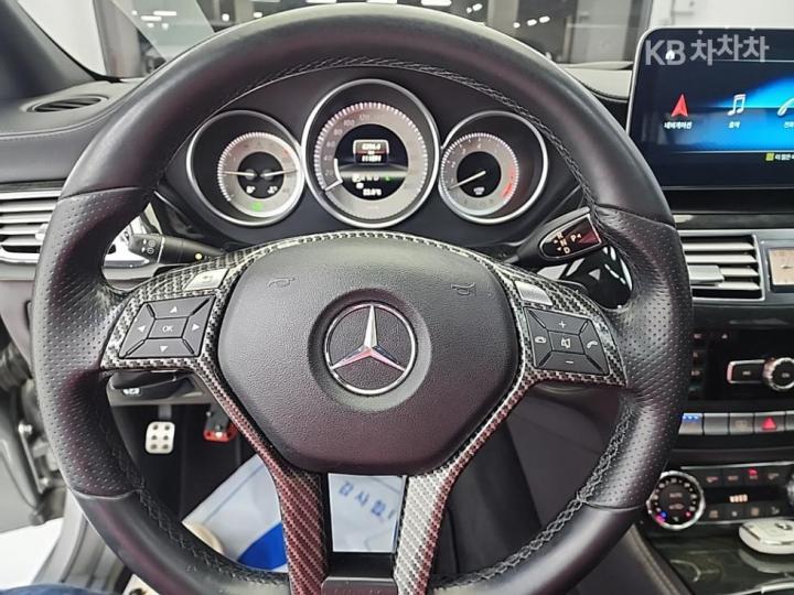 Mercedes-Benz CLS-Class W218 CLS350 Gasoline AMG Sport Package W218 10