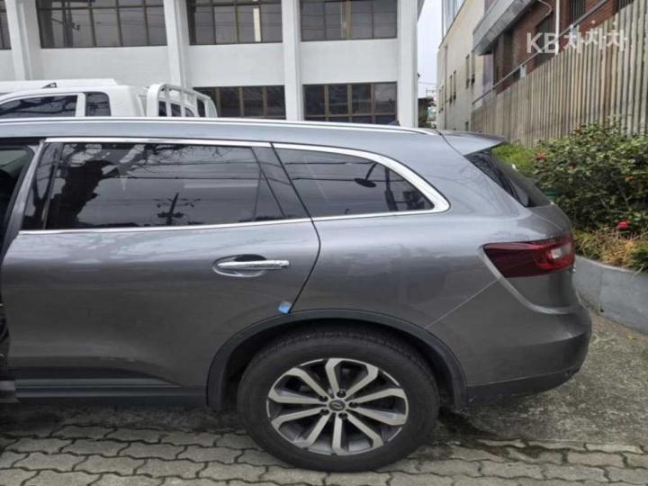 Renault QM6 2.0 LPe 2WD RE 8