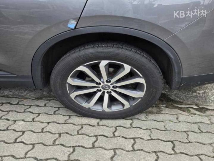 Renault QM6 2.0 LPe 2WD RE 9