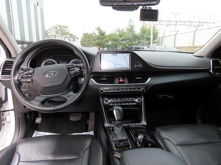 Hyundai Grandeur IG 2.4 Modern Base Type 8