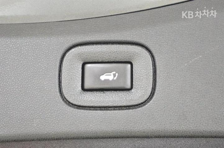 Renault QM6 Gasoline 2.0 2WD RE Signature 3