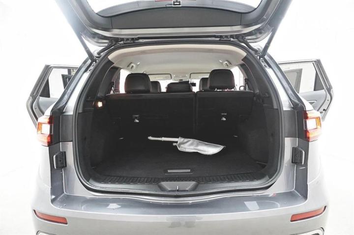 Renault QM6 Gasoline 2.0 2WD RE Signature 4