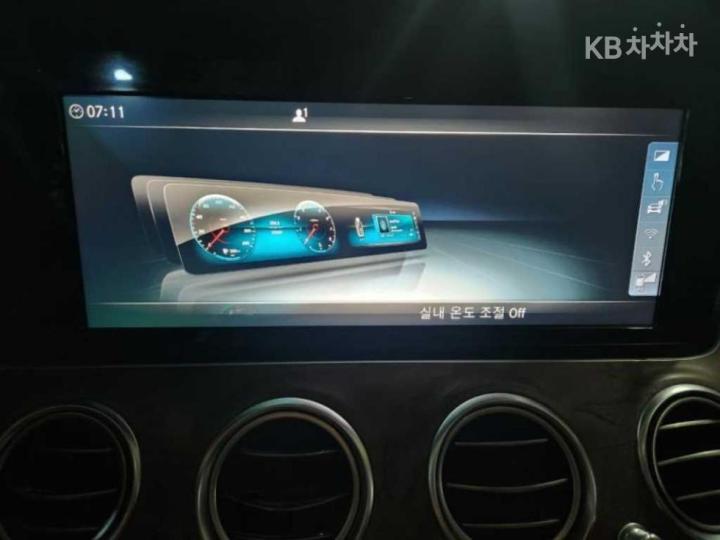 Mercedes-Benz E-Class W213 E220d Exclusive 10