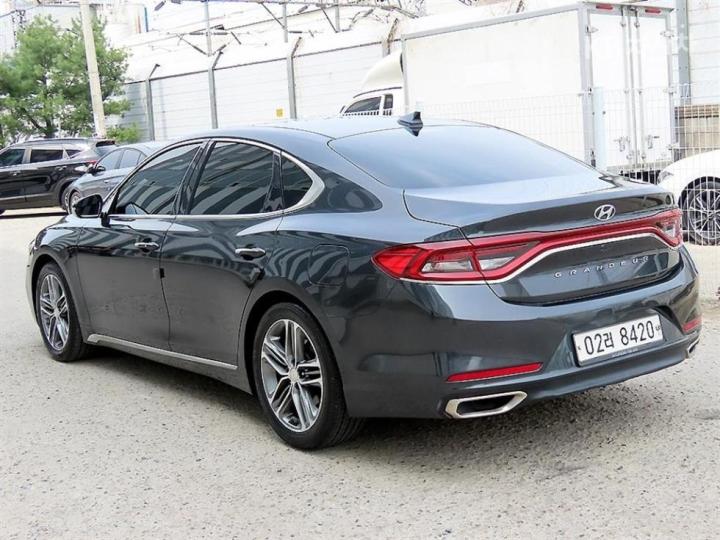 Hyundai Grandeur IG 2.4 Premium Base Type 4