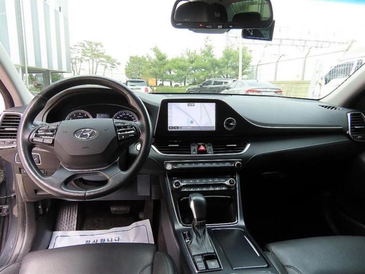 Hyundai Grandeur IG 2.4 Premium Base Type 8
