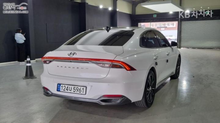 Hyundai Grandeur LPi 3.0 Premium 3