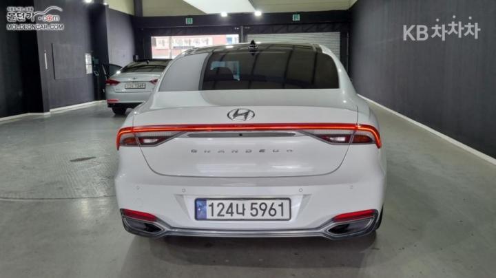 Hyundai Grandeur LPi 3.0 Premium 5