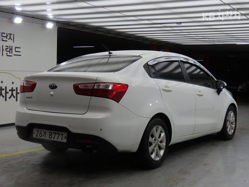 2014 - kia pride