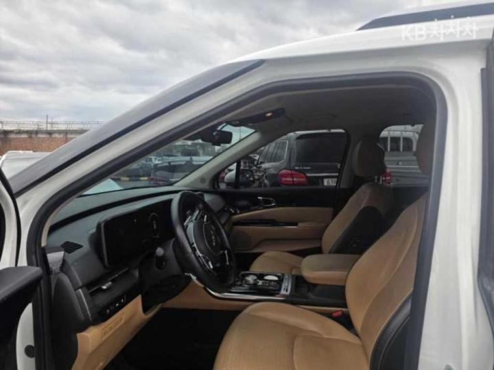 Kia Carnival D2.2 Signature 6