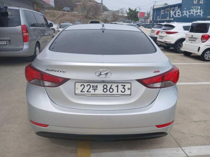 Hyundai Avante 1.6 GDi Smart Base Type 6