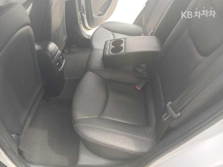 Hyundai Avante 1.6 GDi Smart Base Type 9