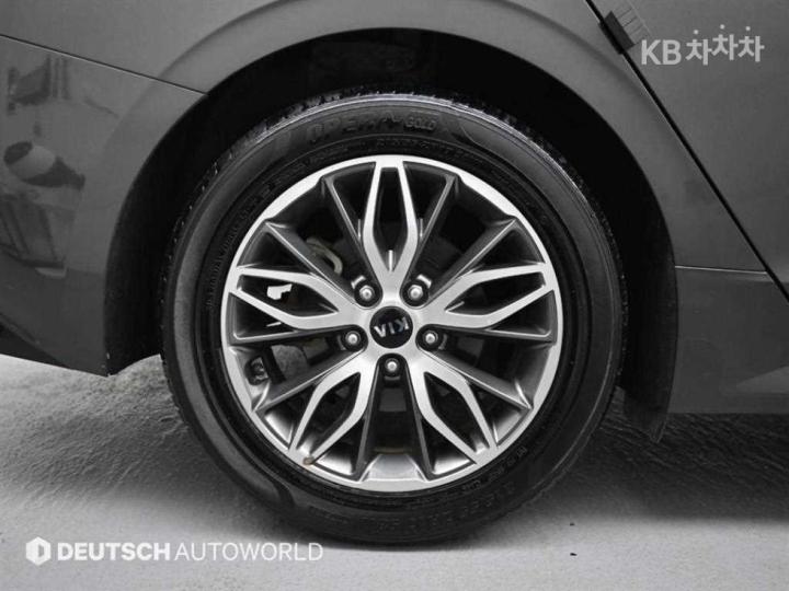 Kia K5 2.0 Gasoline Noblesse 6