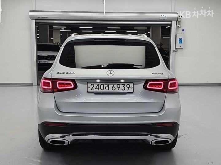 Mercedes-Benz GLC-Class X253 300 4Matic Base Type 4