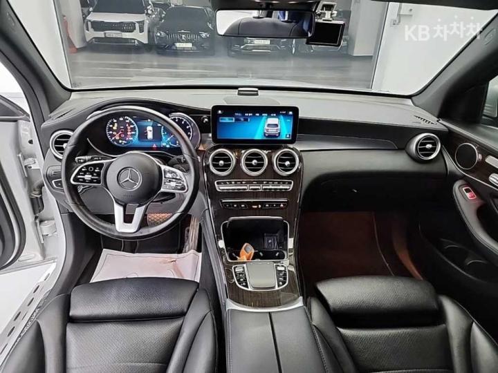 Mercedes-Benz GLC-Class X253 300 4Matic Base Type 8