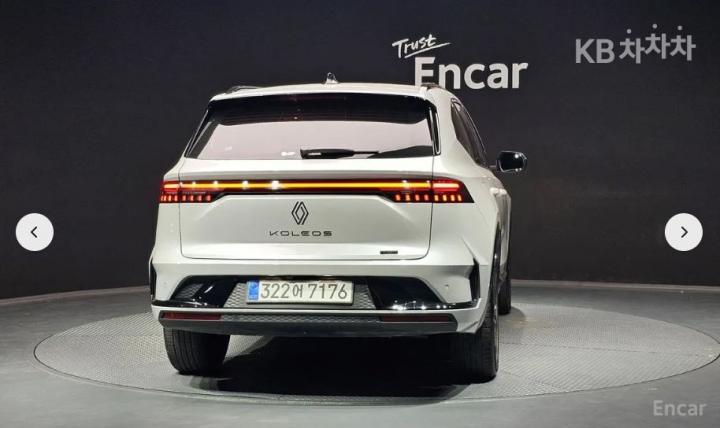 Renault Koleos E-Tech Hybrid Iconic 5