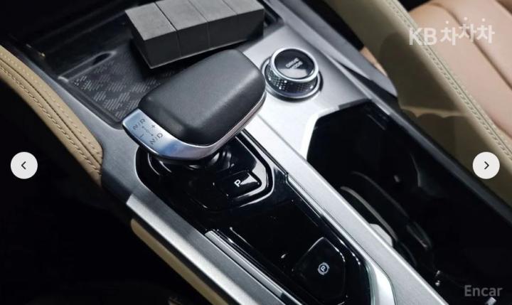 Renault Koleos E-Tech Hybrid Iconic 10