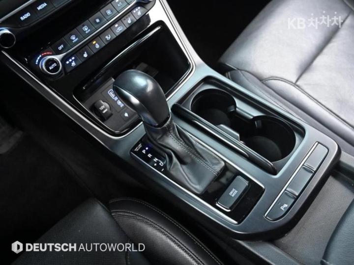 Hyundai Grandeur IG 3.0 LPi Modern 10