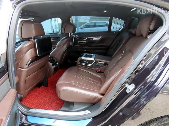 BMW 7 Series G11 730Ld xDrive Base Type 7