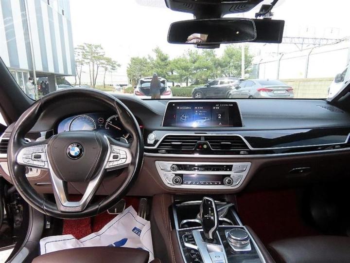 BMW 7 Series G11 730Ld xDrive Base Type 8
