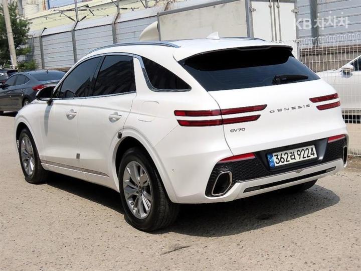 Genesis GV70 Gasoline 2.5T 2WD 4