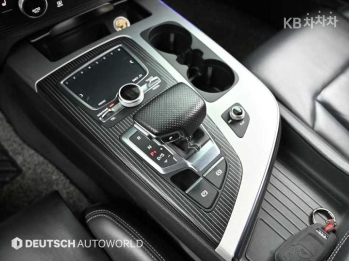 Audi Q7 New 3.0 45 TDI Quattro Sport 10