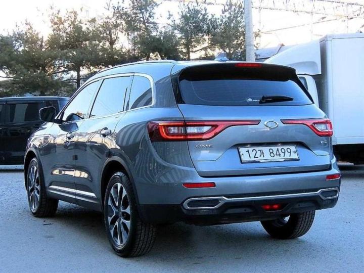 Renault QM6 Gasoline 2.0 2WD RE Signature 4