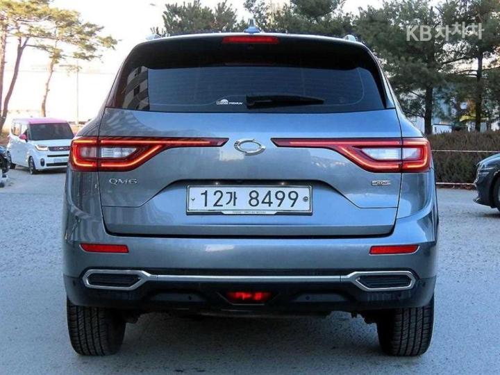 Renault QM6 Gasoline 2.0 2WD RE Signature 5