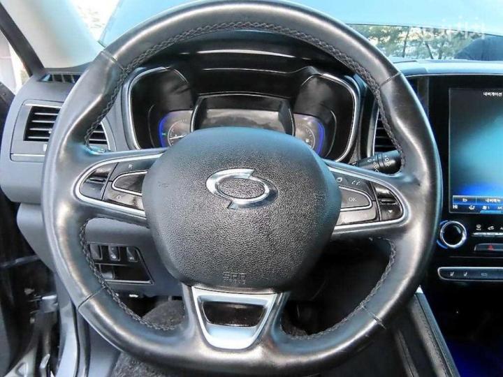 Renault QM6 Gasoline 2.0 2WD RE Signature 9