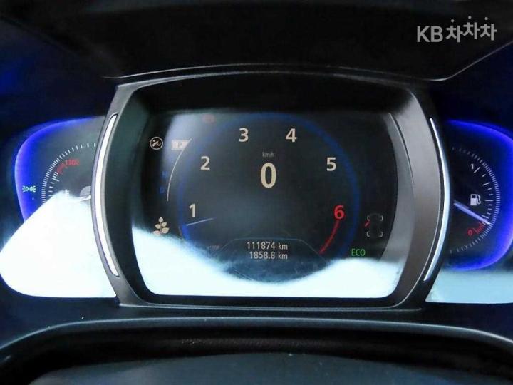 Renault QM6 Gasoline 2.0 2WD RE Signature 10