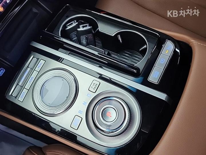 Genesis G80 RG3 2.5 T-GDi AWD 9