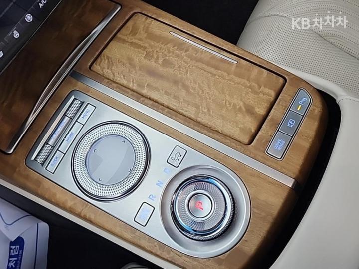 Genesis G80 RG3 2.5 T-GDi AWD 9