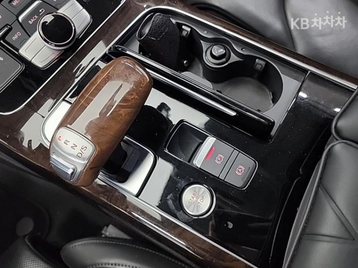 Audi A8 NEW 60 TDI Quattro LWB 9