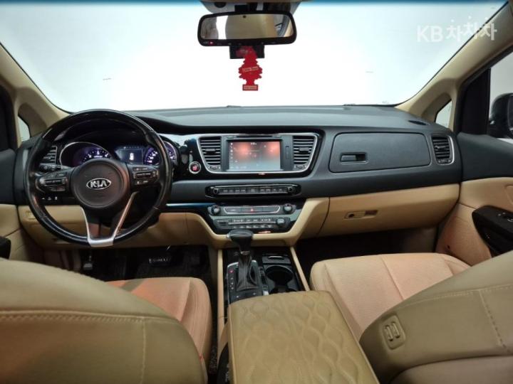 Kia Carnival 2.2 Diesel Noblesse Special 8
