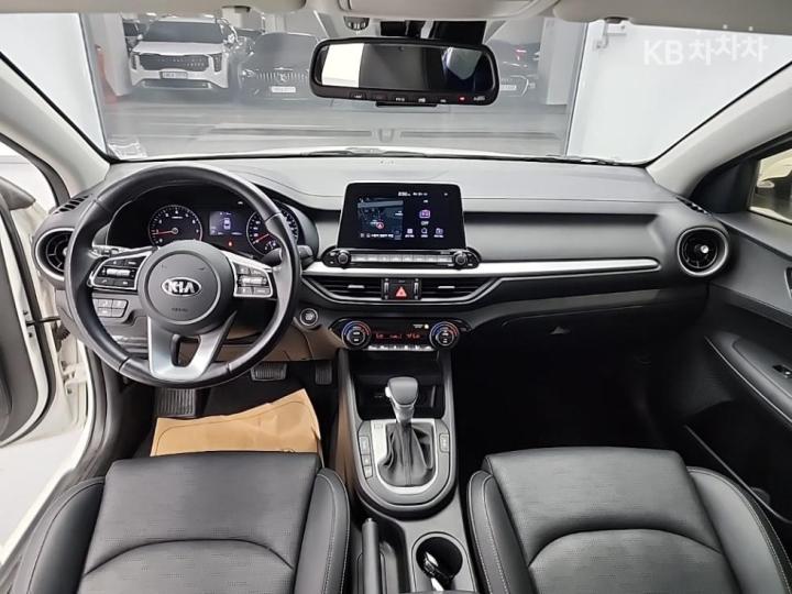 Kia K3 1.6 Gasoline Luxury 8