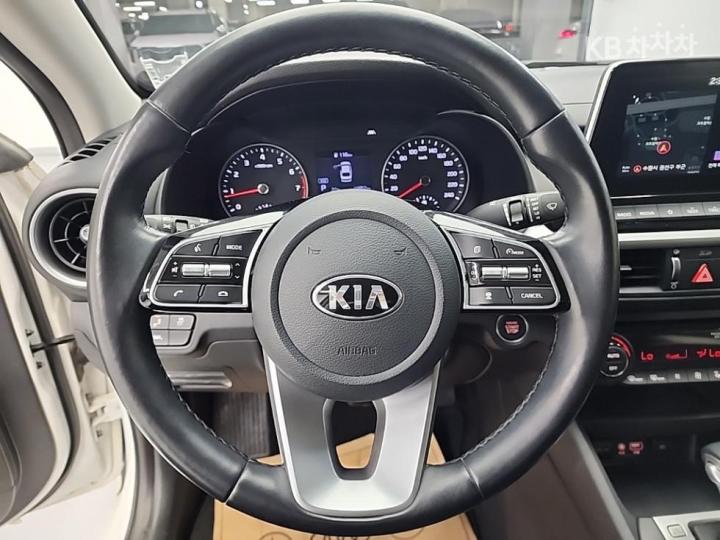 Kia K3 1.6 Gasoline Luxury 10