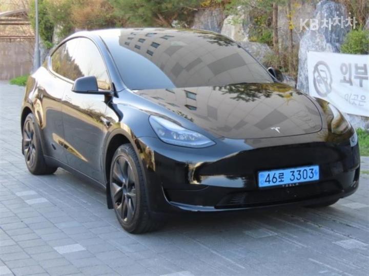 Tesla Model Y RWD Base Type 3