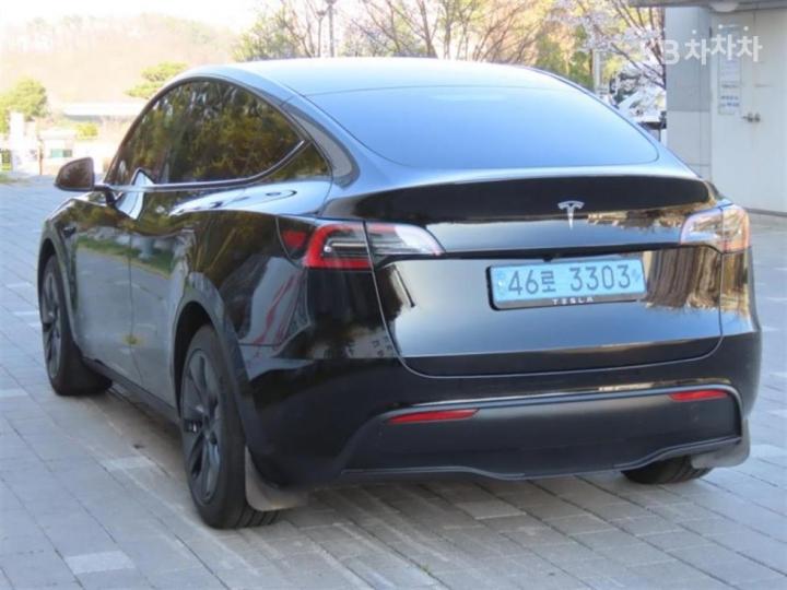 Tesla Model Y RWD Base Type 5